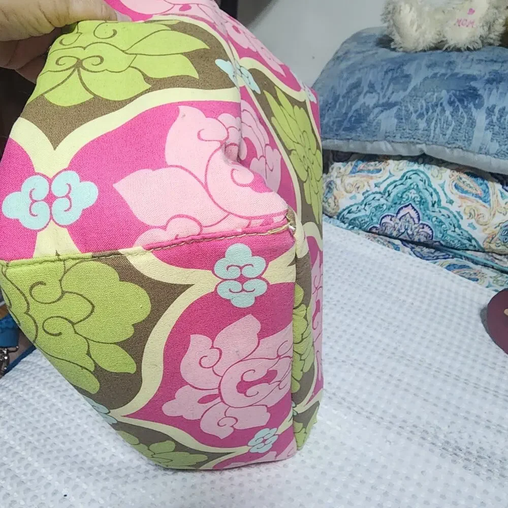 K & COMPANY EUC AMY BUTLER LARGE TOTE FLORAL